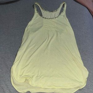 lululemon tank size 2/4